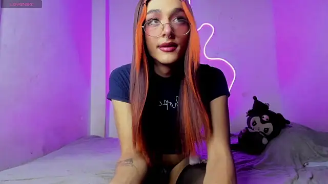 Mika  velvet online show from October 29, 2025, 7:59 pm