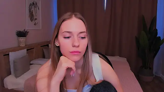 sassy cutie online show from February 3, 2026, 2:44 pm