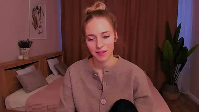 sassy cutie online show from February 11, 2026, 1:27 pm