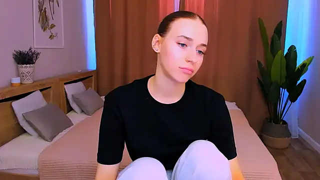 sassy cutie online show from March 4, 2026, 2:01 pm