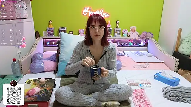  HeraLuna  online show from March 2, 2026, 9:43 pm