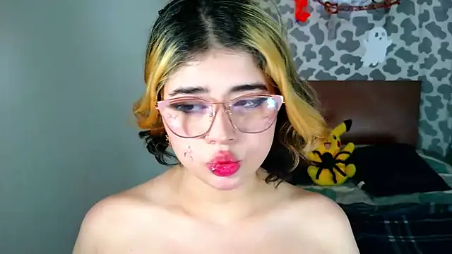 Dafne Delayne online show from October 22, 2025, 8:08 pm