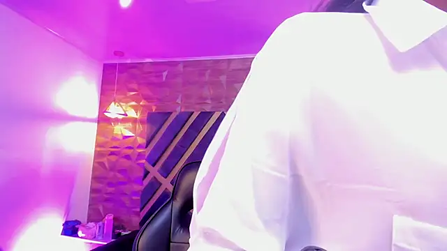 sydney miller  online show from February 12, 2026, 11:22 pm