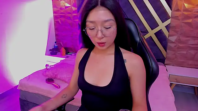 sydney miller  online show from April 13, 2026, 11:21 pm