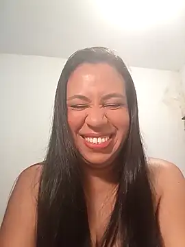 LeilaTaylor online show from November 4, 2025, 6:18 pm