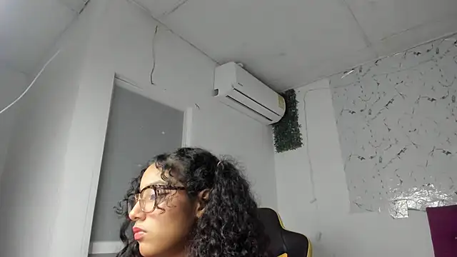 emily stars1 online show from February 3, 2026, 2:53 am