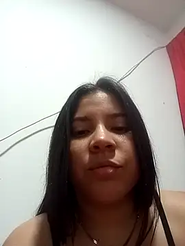 fresarosa33 online show from October 22, 2025, 12:22 am