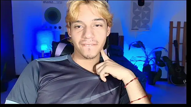 Snapshot of Habel__moretti chatting on February 25, 2026, 7:12 pm Habel moretti online show from February 25, 2026, 7:12 pm