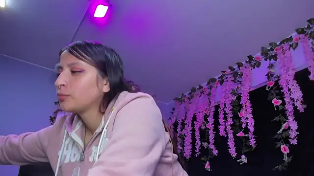 Gabyy Cooper  online show from March 15, 2026, 2:50 am