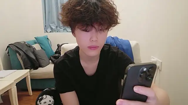 Snapshot of L1kuto chatting on January 18, 2026, 10:52 am L1kuto online show from January 18, 2026, 10:52 am