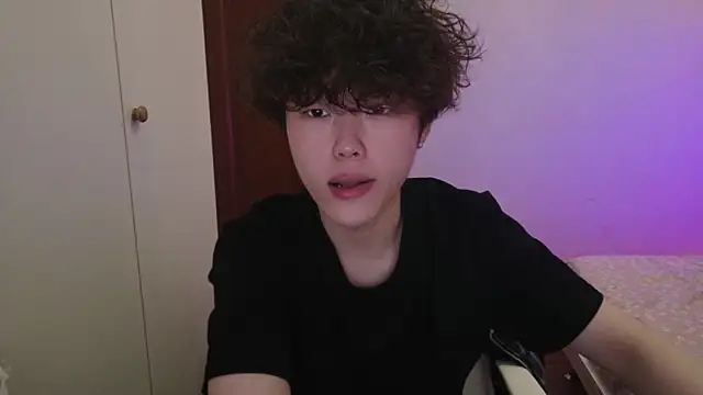 Snapshot of L1kuto chatting on February 1, 2026, 10:03 am L1kuto online show from February 1, 2026, 10:03 am