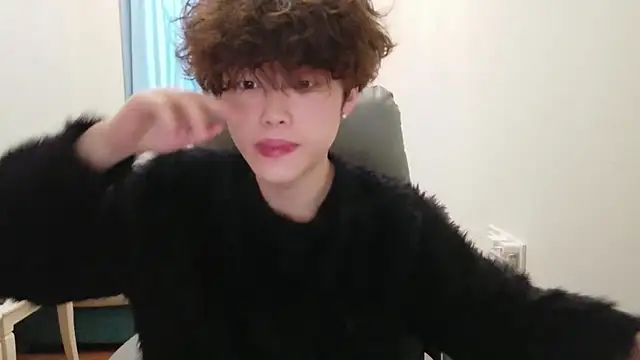 Snapshot of L1kuto chatting on February 5, 2026, 8:19 am L1kuto online show from February 5, 2026, 8:19 am