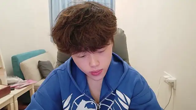 Snapshot of L1kuto chatting on February 9, 2026, 9:35 am L1kuto online show from February 9, 2026, 9:35 am