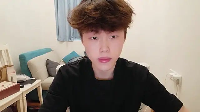 Snapshot of L1kuto chatting on February 10, 2026, 10:52 am L1kuto online show from February 10, 2026, 10:52 am