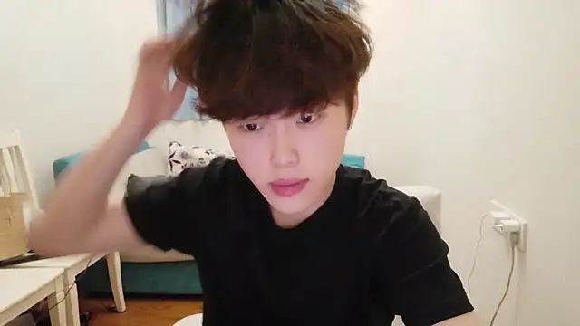 Snapshot of L1kuto chatting on February 27, 2026, 8:36 am L1kuto online show from February 27, 2026, 8:36 am