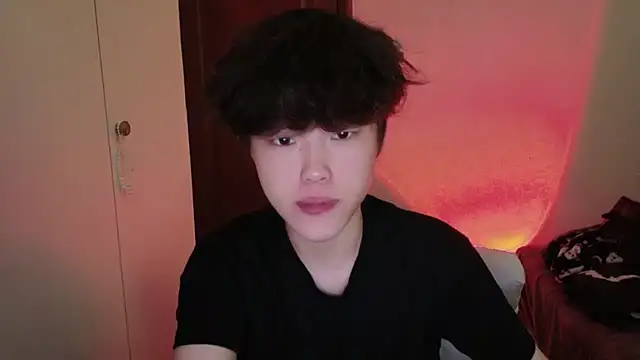 Snapshot of L1kuto chatting on March 19, 2026, 8:18 am L1kuto online show from March 19, 2026, 8:18 am