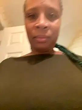 Snapshot of CreammieDelite chatting on October 29, 2025, 5:20 am CreammieDelite online show from October 29, 2025, 5:20 am