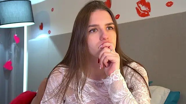 Snapshot of AliceAtkins chatting on April 13, 2026, 6:19 am AliceAtkins online show from April 13, 2026, 6:19 am