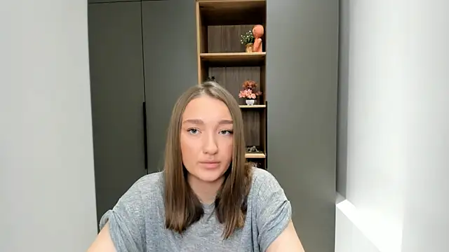 ShemikaCozza online show from October 25, 2025, 7:38 am