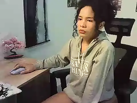 Gigi Scott  online show from December 14, 2025, 2:28 am