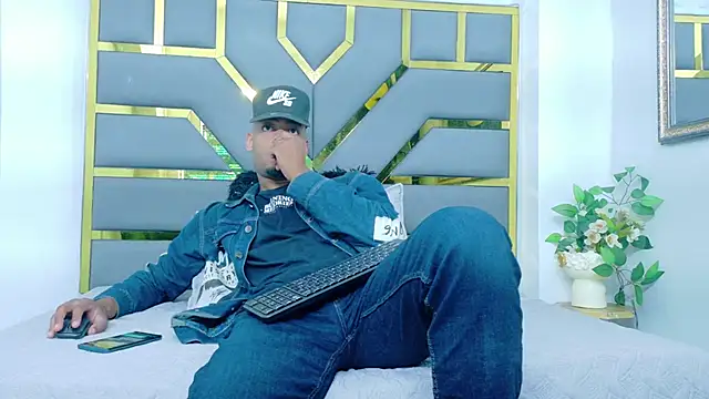 Neytanmalcon online show from November 21, 2025, 9:02 pm