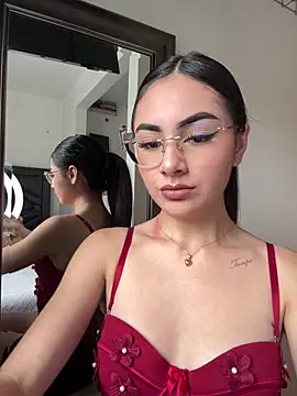 IslaCole online show from February 3, 2026, 7:30 pm