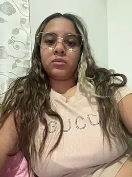 sofia montclair online show from November 18, 2025, 8:24 pm