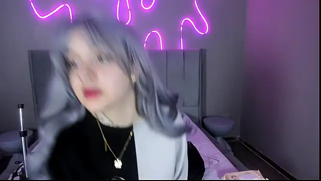 lexirouge   online show from February 5, 2026, 8:02 pm