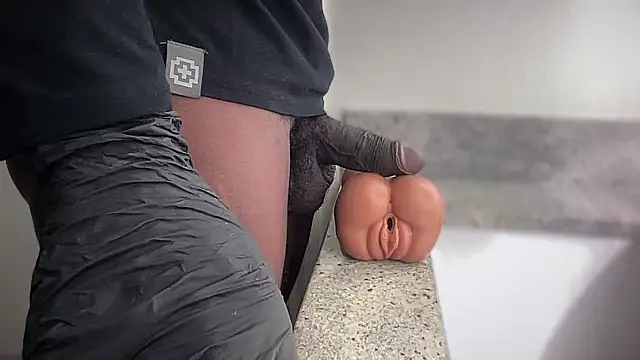 Snapshot of Blacksperm111 chatting on January 10, 2026, 6:31 pm Blacksperm111 online show from January 10, 2026, 6:31 pm