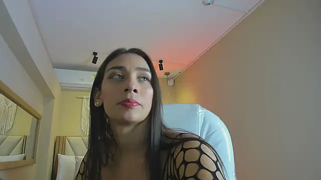 NahimiThompson online show from April 18, 2026, 7:29 pm