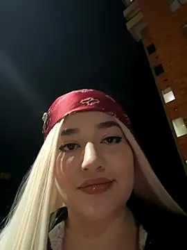 Snapshot of YourSmallCake chatting on October 31, 2025, 2:01 am YourSmallCake online show from October 31, 2025, 2:01 am