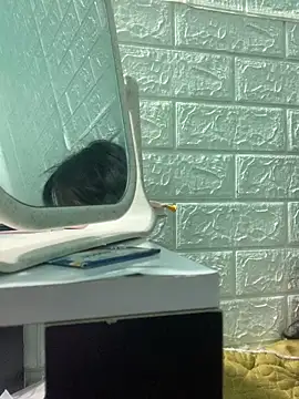 May2k2 online show from February 3, 2026, 1:37 am