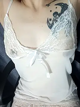 Cherry Le02 online show from April 4, 2026, 3:38 am