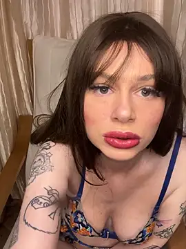 Erinbx12 online show from April 22, 2026, 6:20 pm