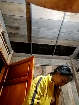 TRIEUTRIEU20 online show from November 19, 2025, 9:37 pm