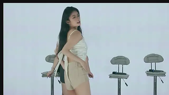 Snapshot of Scarlett-666 chatting on October 29, 2025, 9:44 am Scarlett-666 online show from October 29, 2025, 9:44 am