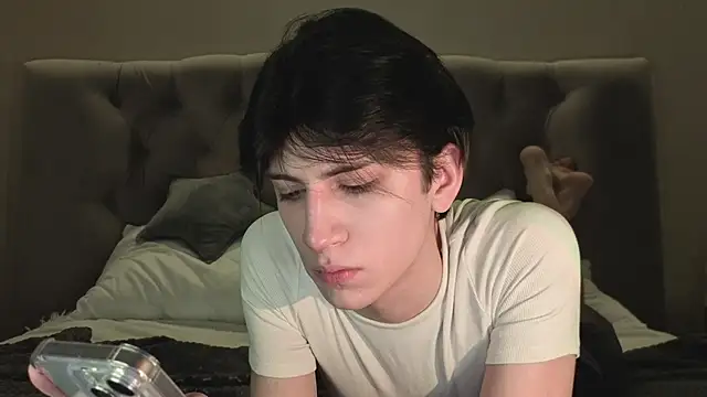 Oliver star boy  online show from February 11, 2026, 5:18 pm