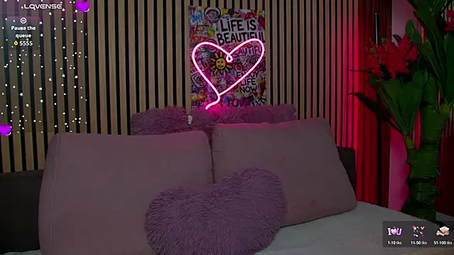 MirunaHaze online show from March 25, 2026, 4:29 am