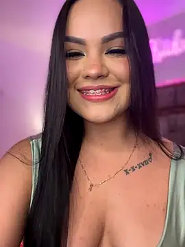 Snapshot of amber_white15 chatting on November 2, 2025, 4:15 am amber white15 online show from November 2, 2025, 4:15 am