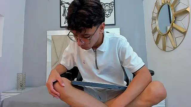 Snapshot of adams_bobby chatting on December 20, 2025, 11:50 am adams bobby online show from December 20, 2025, 11:50 am