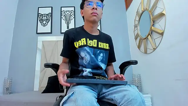 adams bobby online show from April 1, 2026, 11:11 am