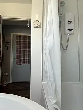 BubblesLovexox online show from March 21, 2026, 12:32 pm