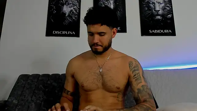 AUSTINN TORRES online show from July 17, 2026, 12:28 am