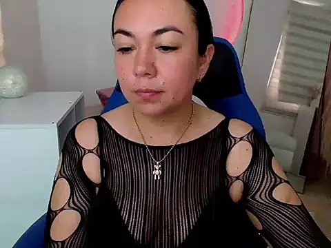 Yadis hot online show from January 8, 2026, 9:06 pm