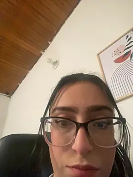 Snapshot of Kloe_Novoa chatting on October 31, 2025, 1:56 pm Kloe Novoa online show from October 31, 2025, 1:56 pm