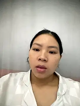 Milk xx online show from November 3, 2025, 2:51 pm