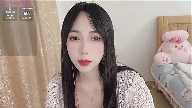 Snapshot of by-Hannah chatting on November 3, 2025, 1:56 pm by-Hannah online show from November 3, 2025, 1:56 pm