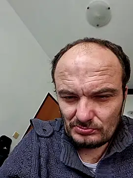 domymatteo69 online show from October 28, 2025, 2:42 pm