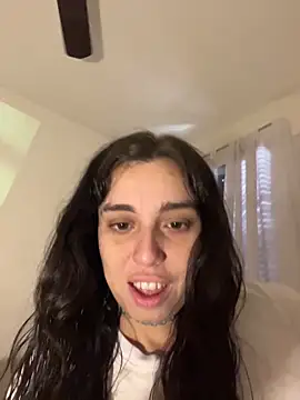 gigi333regi online show from December 15, 2025, 3:05 pm