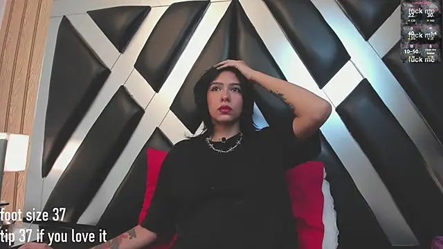 CloePerson online show from April 2, 2026, 7:11 pm